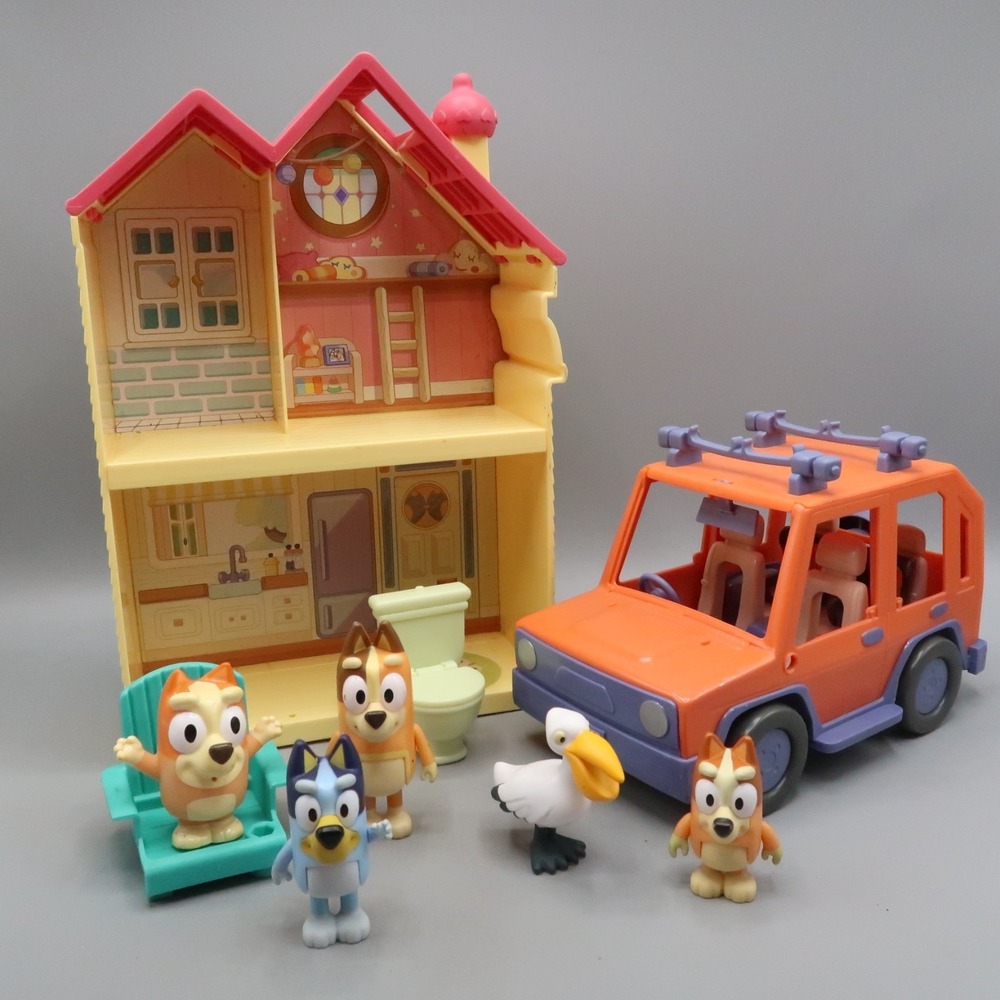 Bluey Bingo Family Home Playset w Car Toilet Figures Pelican Toys Lot Playset